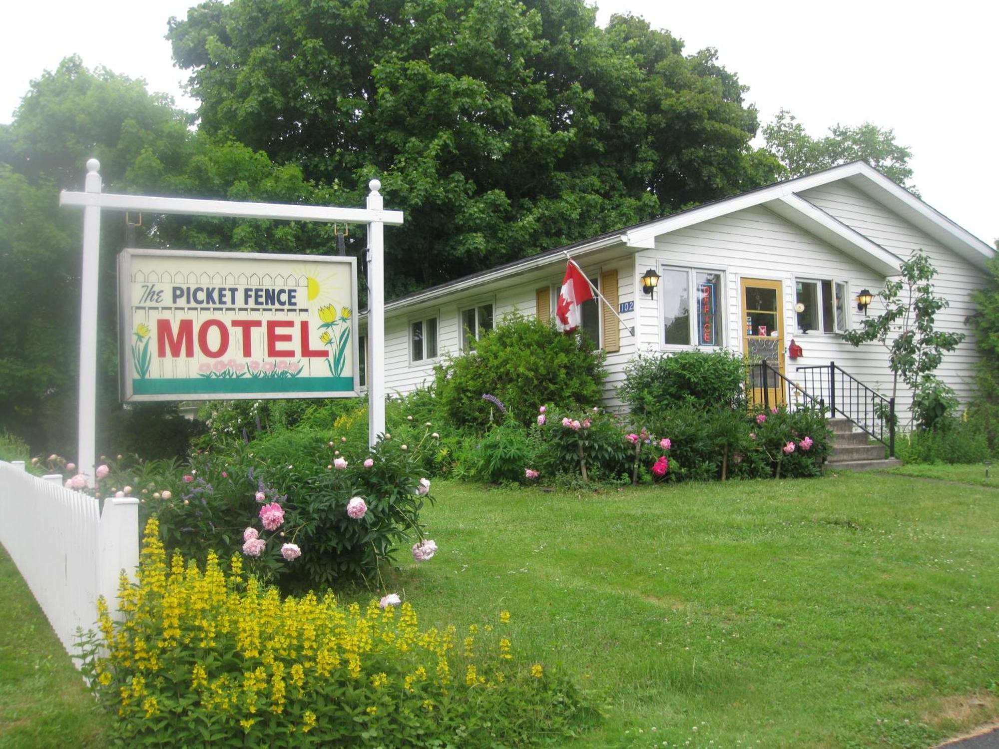 Picket Fence Motel St. Andrews By The Sea Kültér fotó